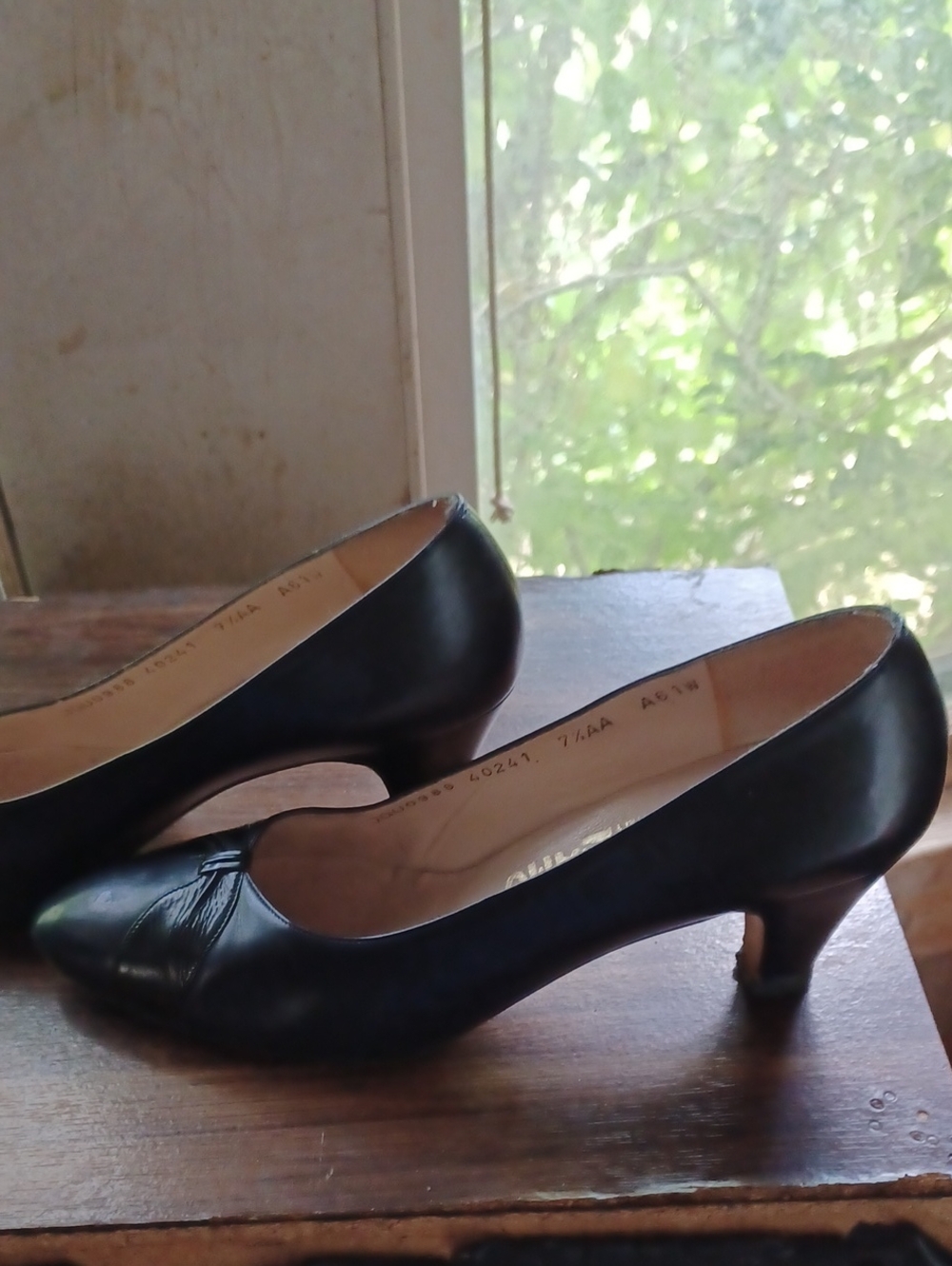 Salvatore Ferragamo Black Leather Mid Heel Pumps